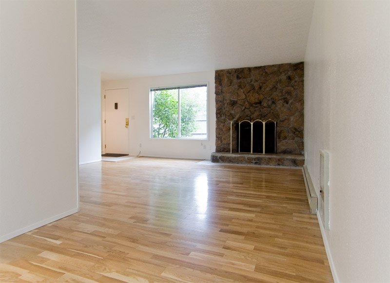 NW Portland Townhouse Apartment Rental - Livingroom