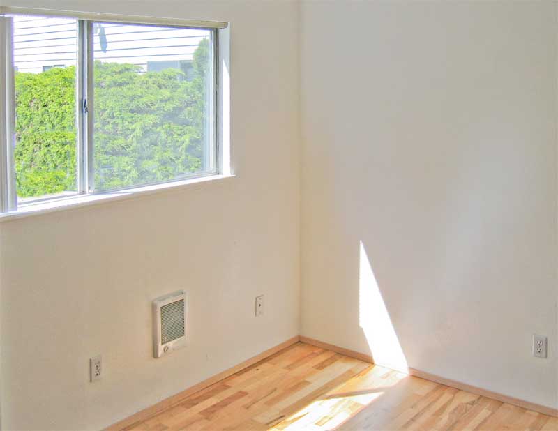 corb7wood-br.jpg, 25 kB